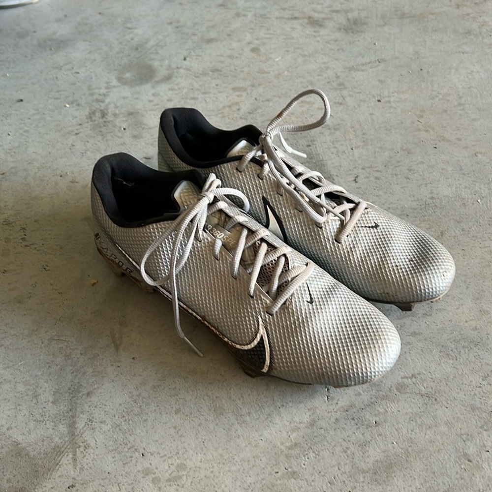 Nike Vapor Men’s Football Cleats 
Sz 10.5